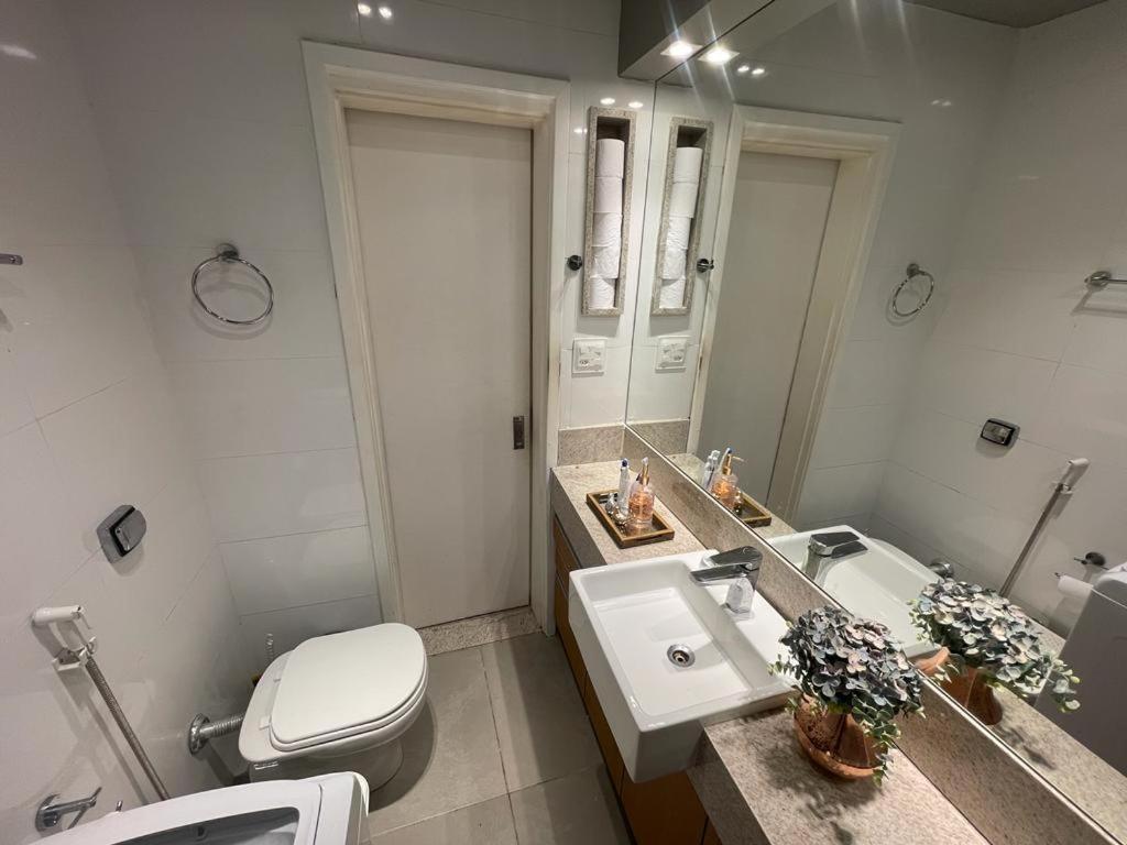 Апартаменти Lindo Apartamento Mobiliado, Uma Quadra Da Praia! Ріо-де-Жанейро Екстер'єр фото